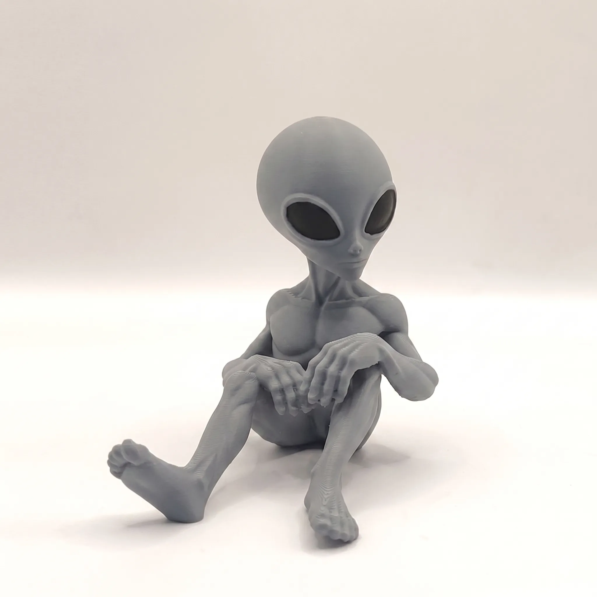Alien sentado Mamadisimo - 9 cm