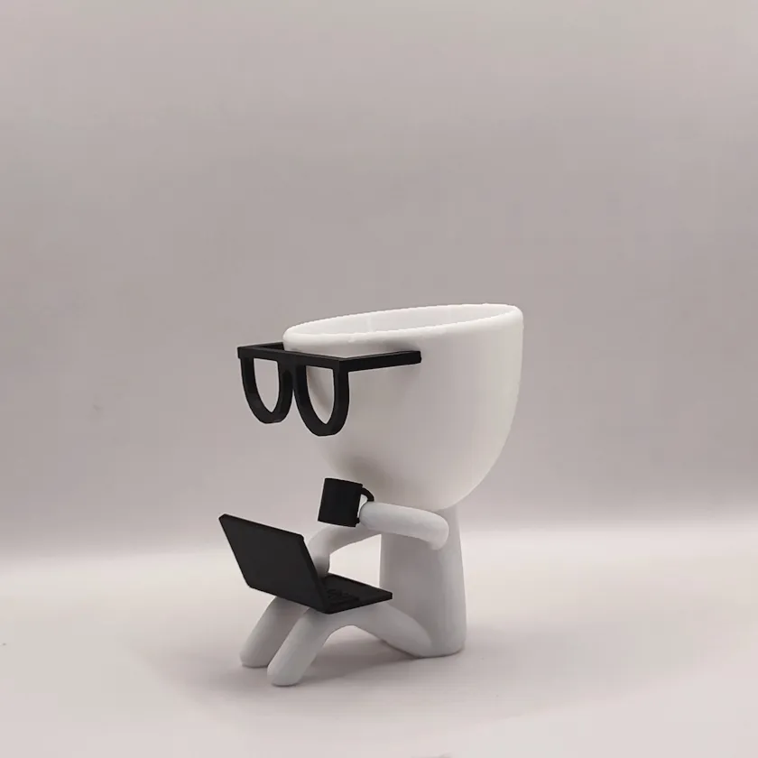 Rober en el Trabajo (Maceta) - 10 cm