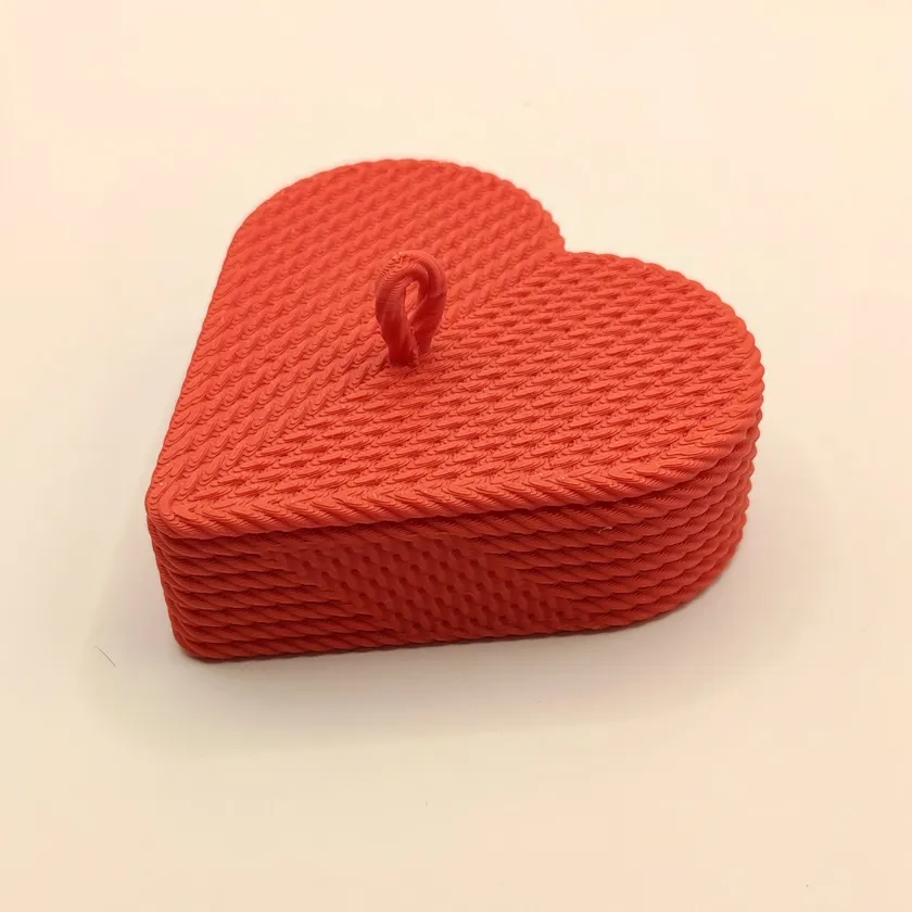 Caja de corazon tipo cuerda (8 cm) - 8 cm